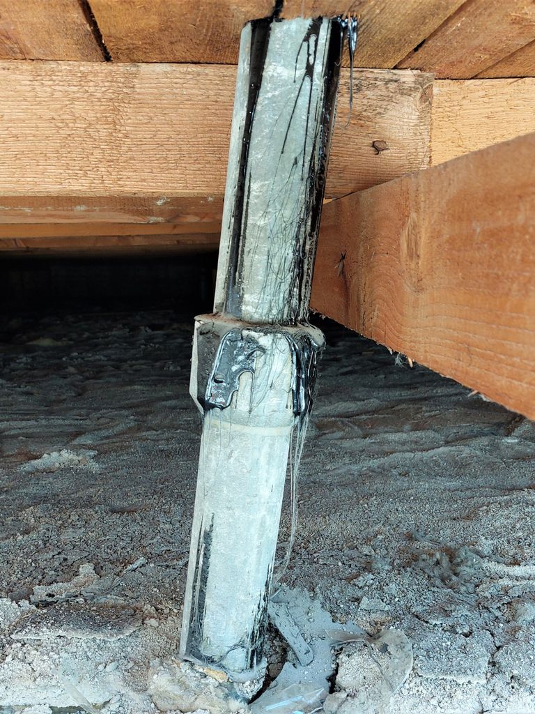 Asbestrohr zur Dachentwässerung